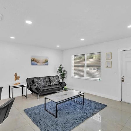 הלנדל ביץ' 2 Bdrm Modern House Mins From Beach & Casino Hb1 מראה חיצוני תמונה
