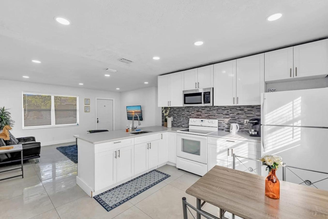 הלנדל ביץ' 2 Bdrm Modern House Mins From Beach & Casino Hb1 מראה חיצוני תמונה